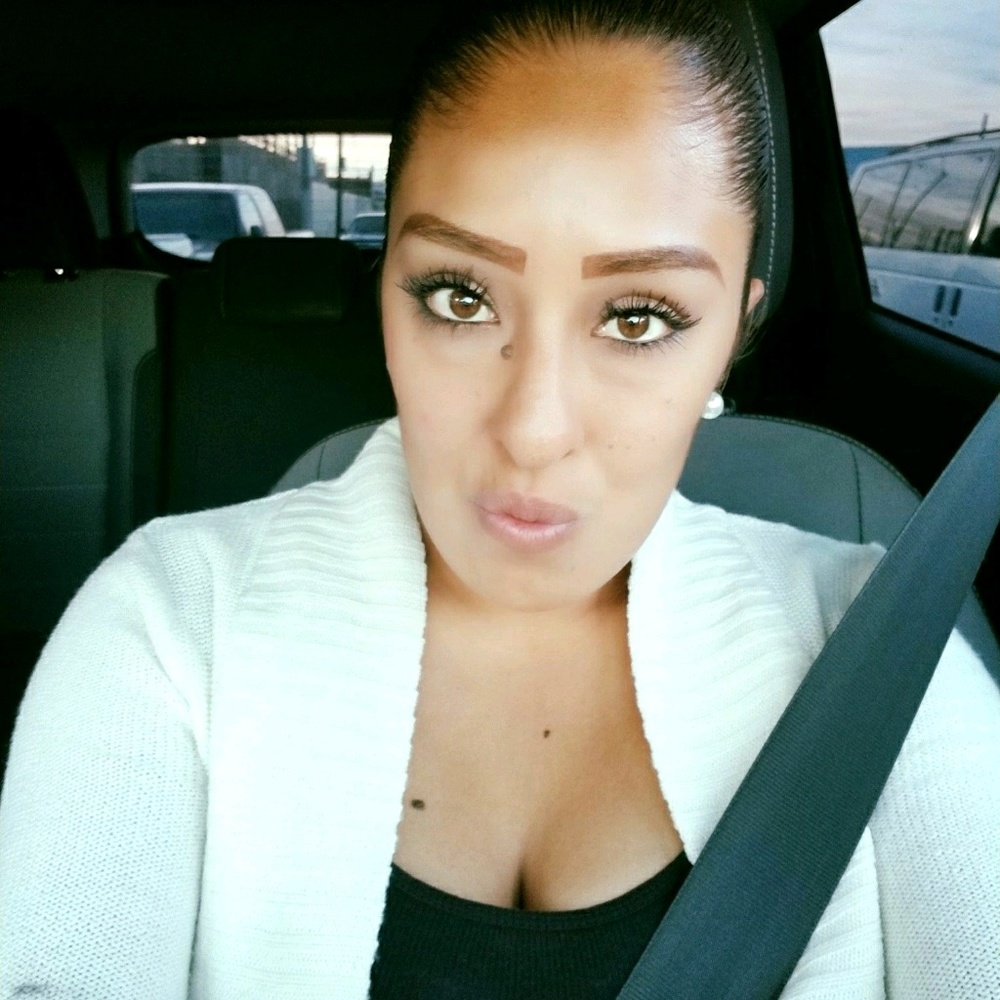 Meet your Posher, Elizabeth